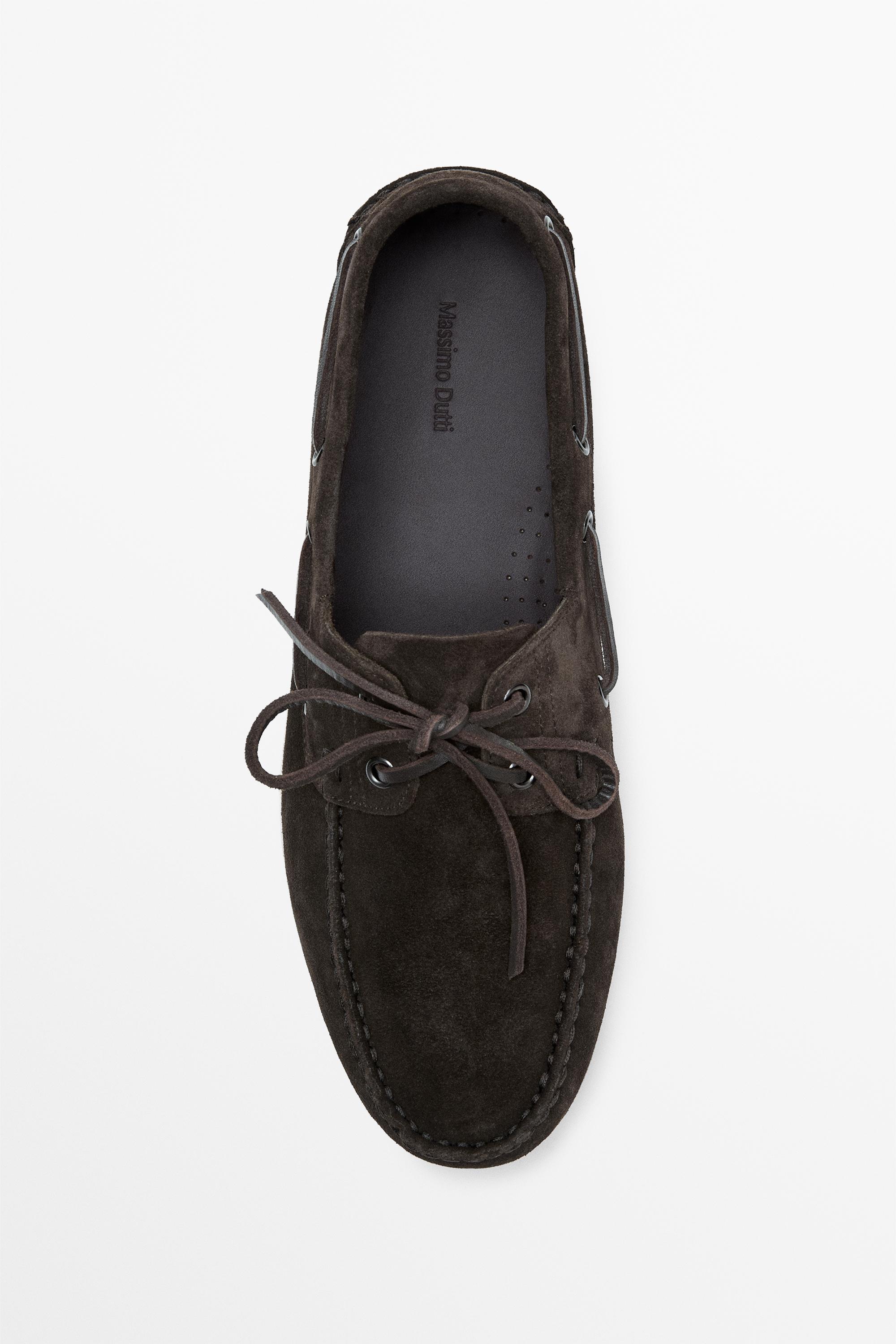 Leather deck shoes